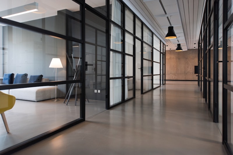AI Virtual Staging vs. 3D Rendering for Commercial Listings